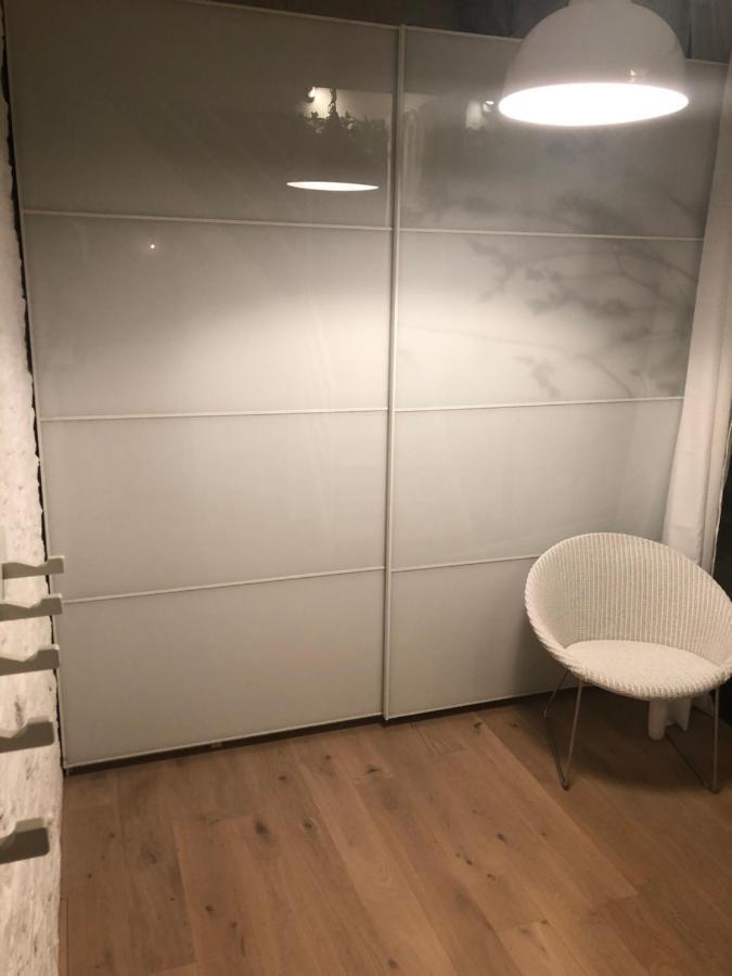 Lichtrijke Loft Bij Restaurant Den Olifant Apartment Ieper Luaran gambar